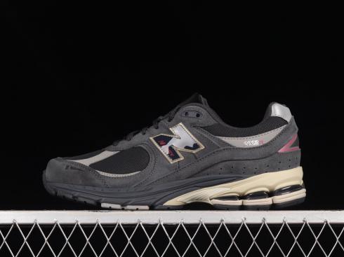 New Balance 2002R Black Grey M2002RGV